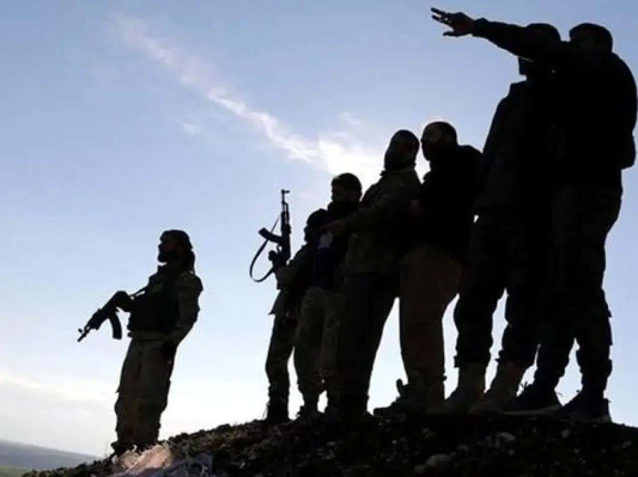 TERÖR ÖRGÜTÜ DSG’Lİ TERÖRİSTLER SURİY'DE FÜZE İLE SALDIRDI!