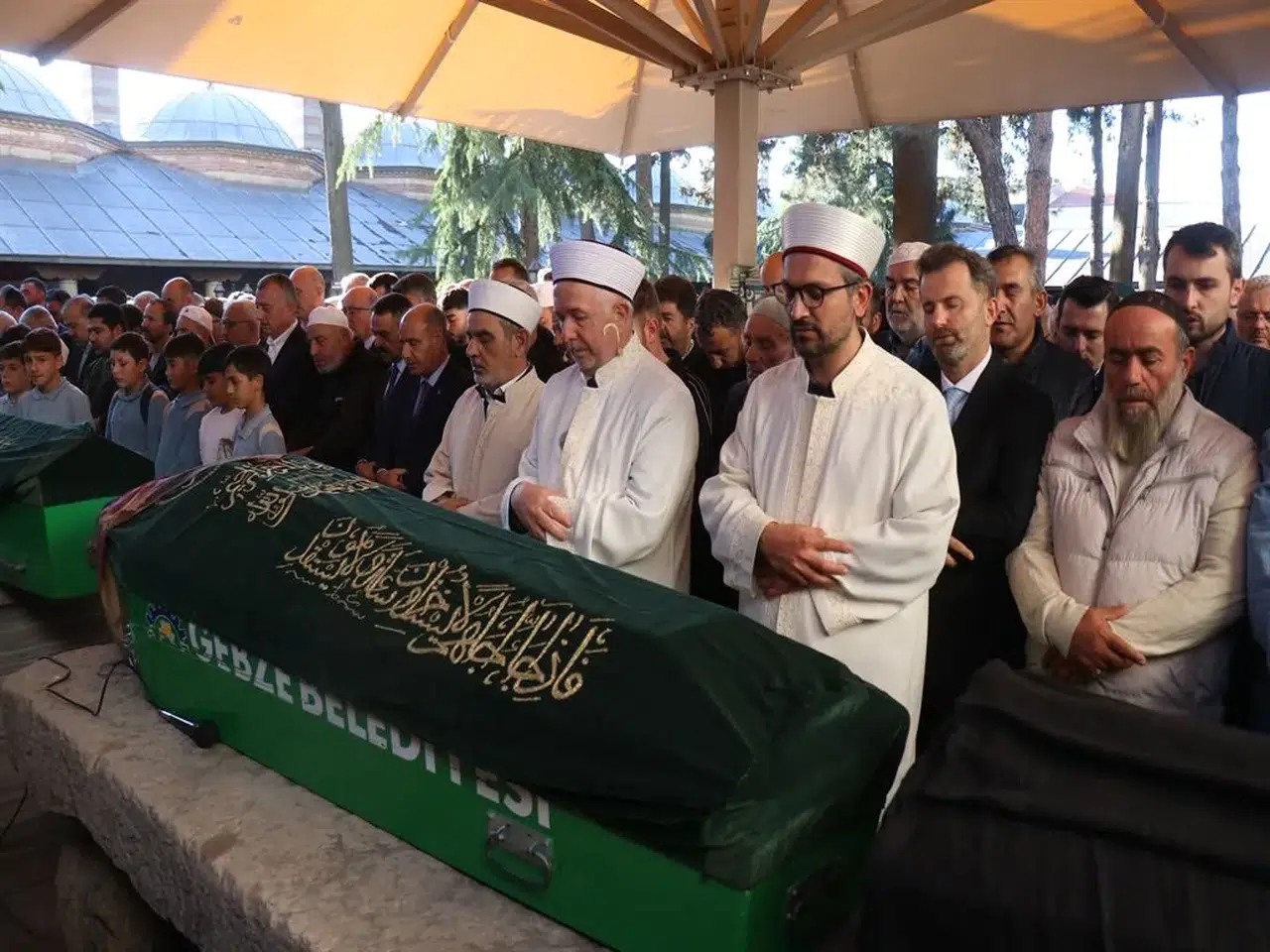 GEBZE'DE ÇÖKEN BİNA KURBANLARI TOPRAĞA VERİLDİ!