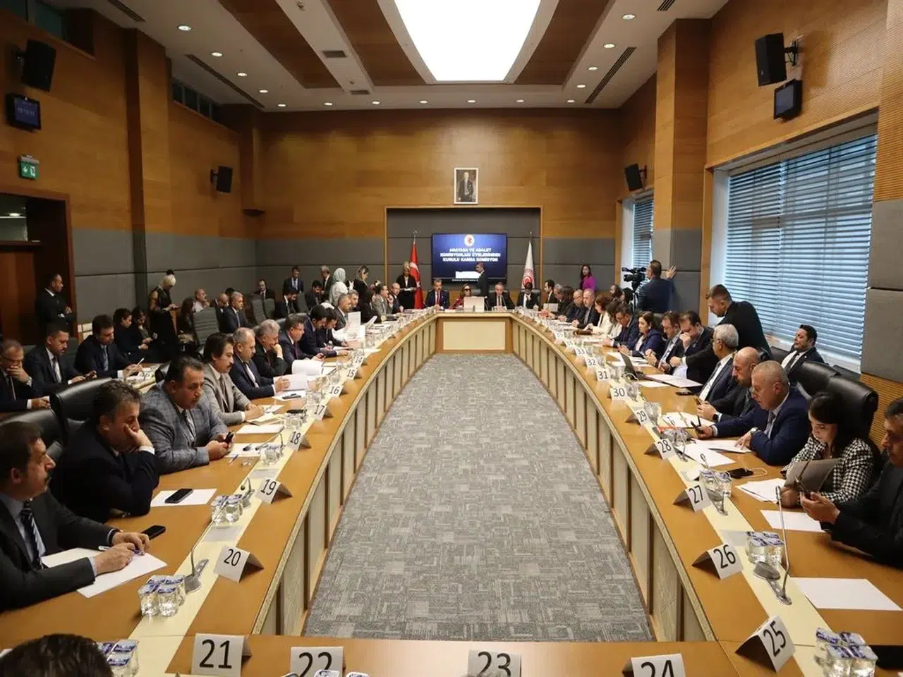 HAKİMLER VE SAVCILAR KURULU ÜYELİĞİ İÇİN  3 ADAYI BELİRLENDİ!