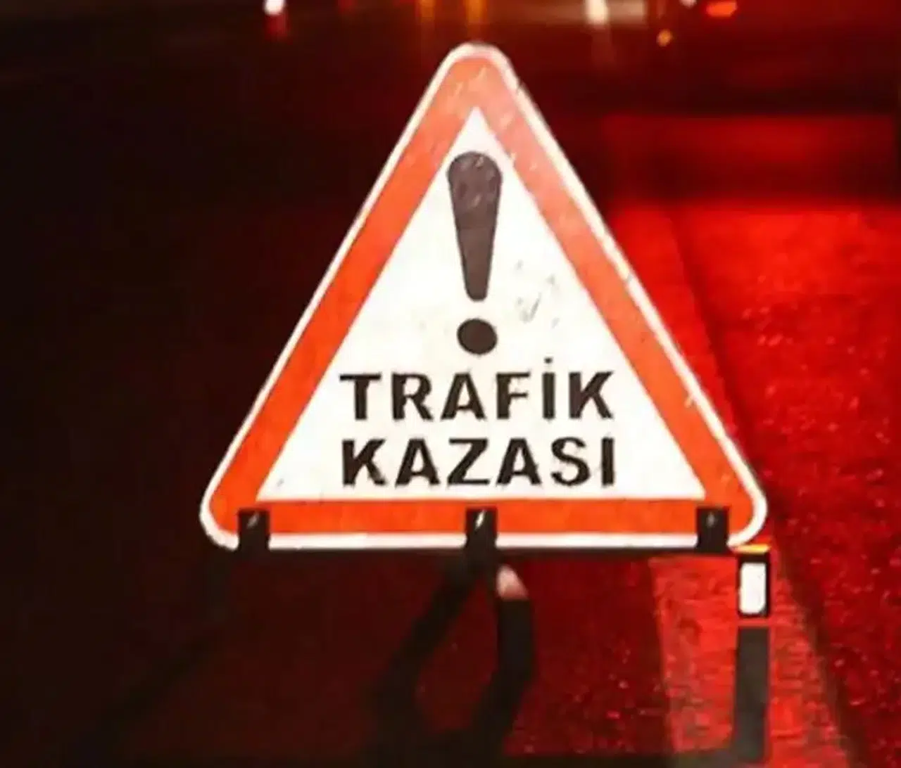 VAN'DA YAKIT TANKERİ İLE OTOMOBİL ÇARPIŞTI! 3 ÖLÜ 4 YARALI VAR!