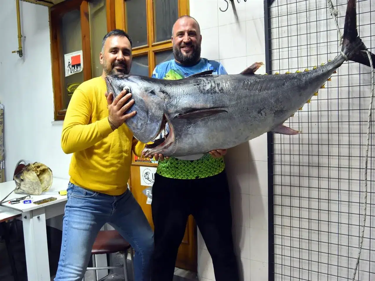 AMATÖR BALIKÇI OLTAYLA 73 KİLOLUK ORKİNOS BALIĞI YAKALADI!