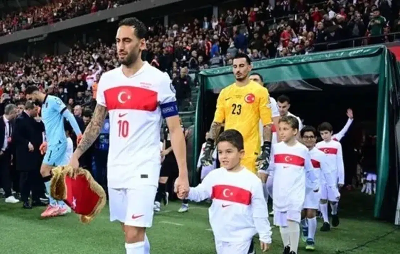 FİLİSTİNLİ ÇOCUKLAR A MİLLİ TAKIM İLE SERONOMİYE ÇIKTILAR!