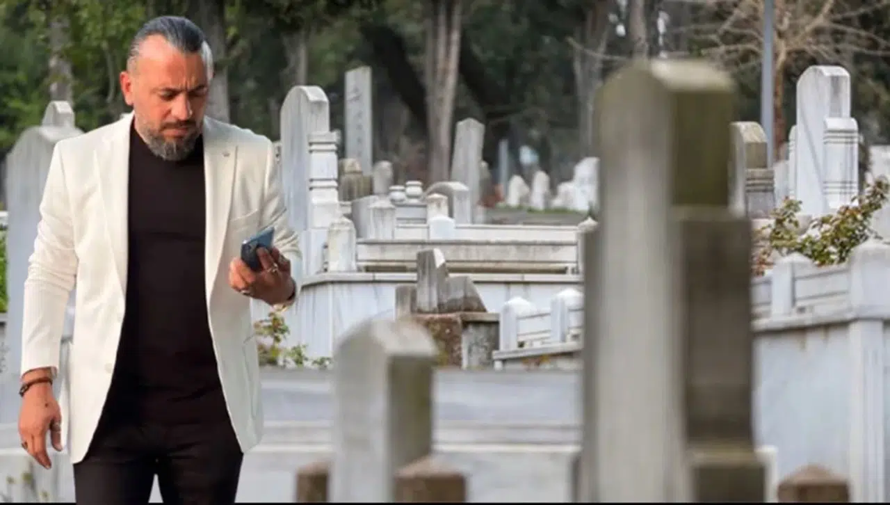 YALOVA’DA KAYIP ÜNLÜ ARMATÖR BABASININ MEZARINDA ÖLÜ BULUNDU!