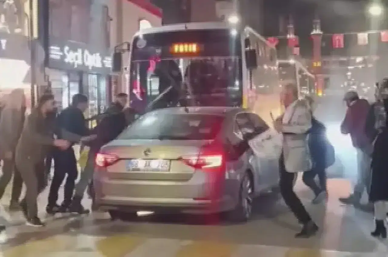 TERS YÖNDE KAZALAR YAPAN ALKOLLÜ SÜRÜCÜYE MEYDAN DAYAĞI!