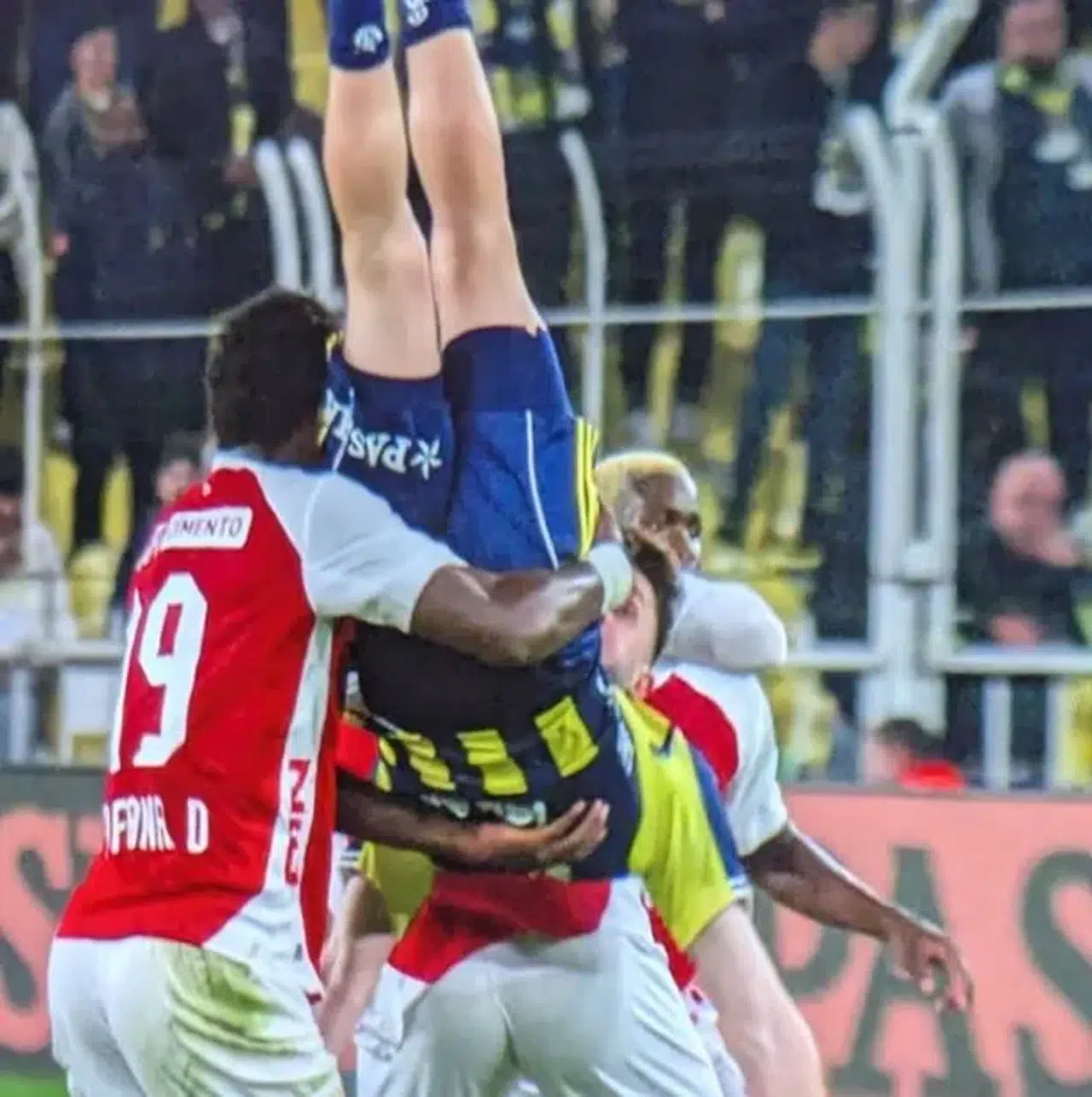 FOFANA BU HAREKETİ İLE EKİM AYININ "FAİR PLAY" ÖDÜLÜNÜ ALDI!