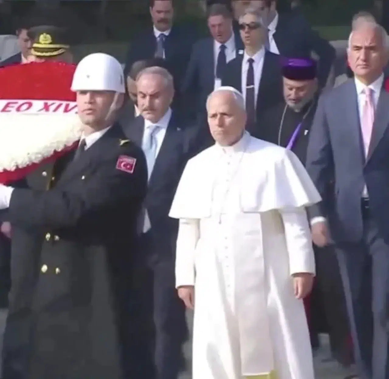 PAPA 14.LEONUN ANKARA'DA İLK DURAĞI ANIT KABİR OLDU!