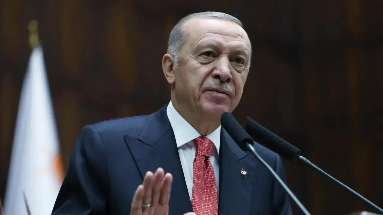 YUNAN GAZETESİ’NİN MANŞETİ TÜRKİYE GERÇEĞİNİ ORTAYA ÇIKARDI!