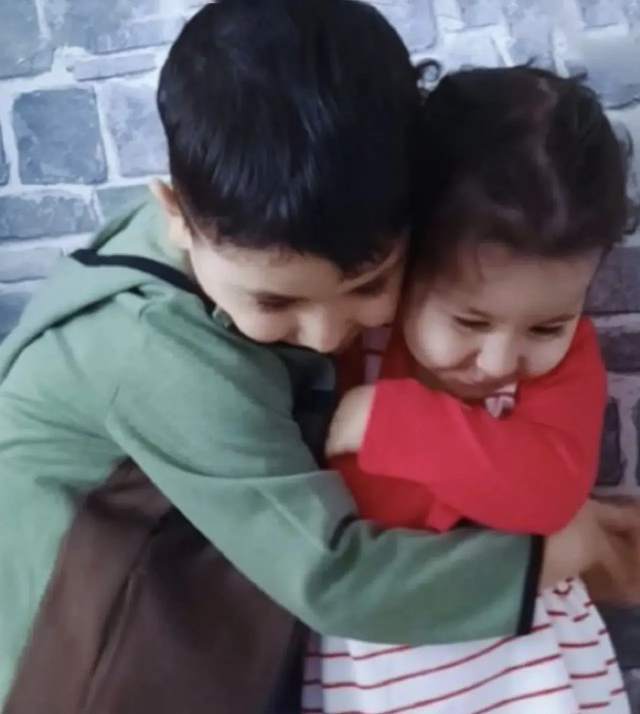 GIDA ZEHİRLENMESİNDE ÖLEN İKİ KARDEŞİN OTOPSİ RAPORU ÇIKTI!