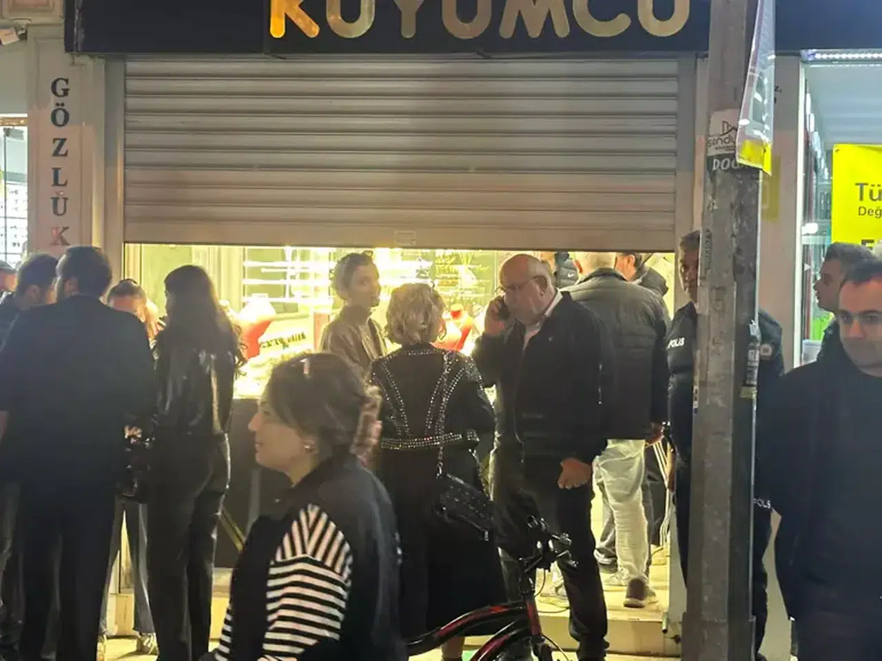 ORDU'DA KASKLI SOYGUNCU KUYUMCUDAN 5 KİLO ALTINLA KAÇTI!