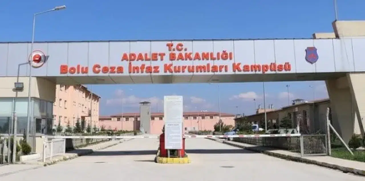 CEZAEVİNDE BABASININ DUVARA ÇARPTIĞI KIZ ÇOCUĞU İÇİN AÇIKLAMA!