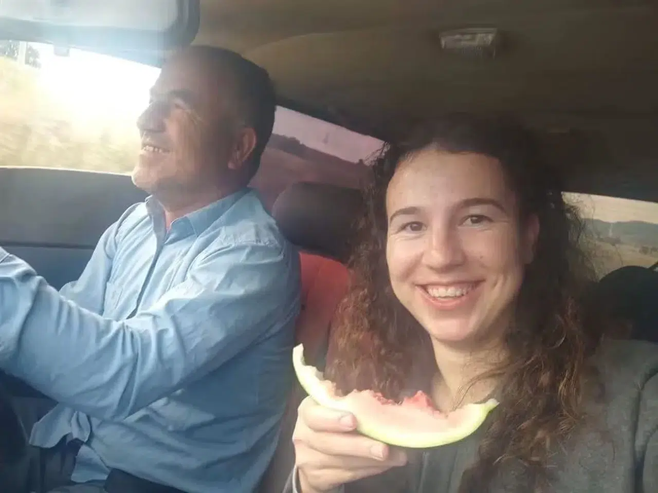 HEMŞİRELİK MEZUNU GEÇ KIZ TARLADAN DÖNERKEN TRAKTÖR ALTINDA KALDI!