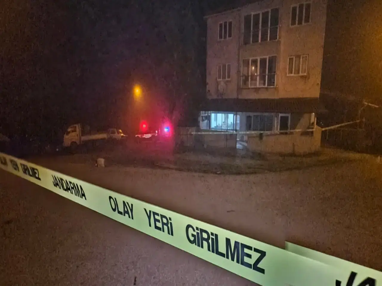 ZONGULDAK ÇAYCUMA'DA EMEKLİ POLİS DEHŞET SAÇTI!2 KİŞİ ÖLDÜ!2 YARALI VAR!