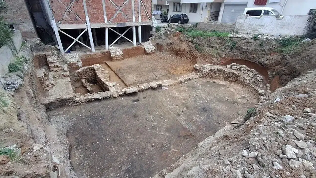 SİNOP ŞEHİR MERKEZİNDE TARİHİ ESERLER BULUNMAYA DEVAM EDİYOR!