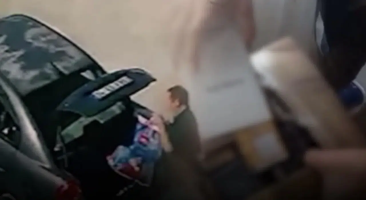 GÜMRÜK MEMURLARI KAÇAK ÜRÜNLERDEN VURGUN YAPTI!