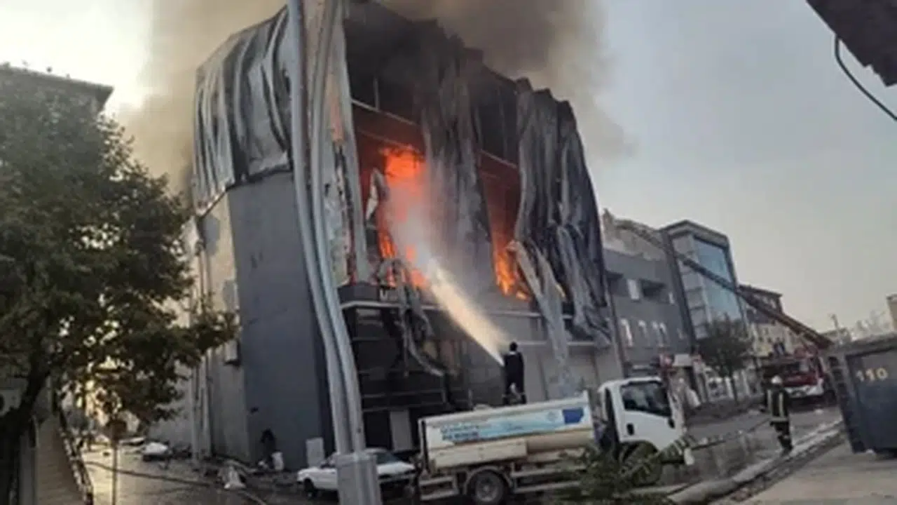 KOCAELİ DİLOVASI’NDA PARFÜM FABRİKASINDA YANGIN FACİASI!
