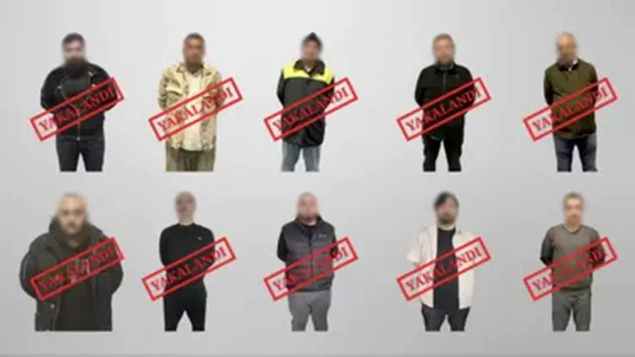 KIRMIZI BÜLTENLE ARANAN 10 FİRARİ DAHA TÜRKİYE’YE GETİRİLDİ!