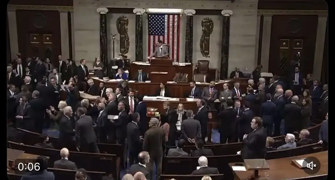 EPSTEİN BELGELERİNİN YAYINLANMASI AMERİKA’DA NASIL SARSINTI YAPAR?