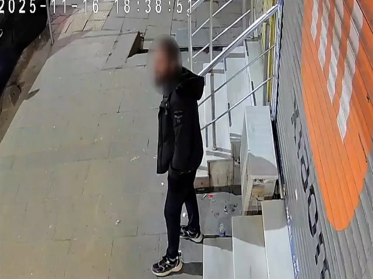 SULTANGAZİ'DE CİNAYET ÖNCESİ BEKLEYİŞ KAMERAYA BÖYLE YANSIDI!