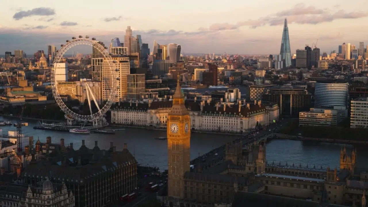 NEW YORK VE TOKYO’DAN SONRA LONDRA’YA DA TURİST VERGİSİ GELİYOR!