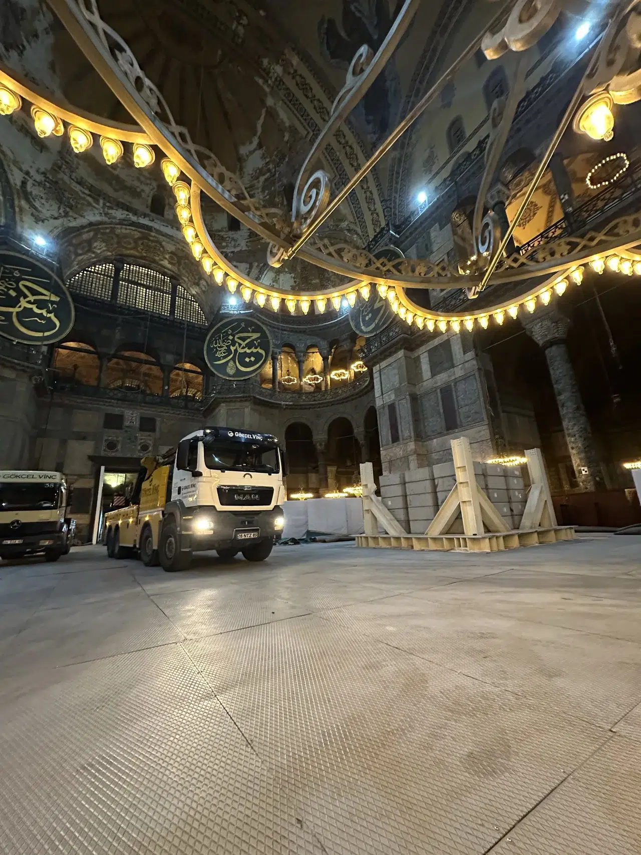 AYASOFYA CAMİİ İÇERİSİNDE NELER OLUYOR?SON DURUM NE?