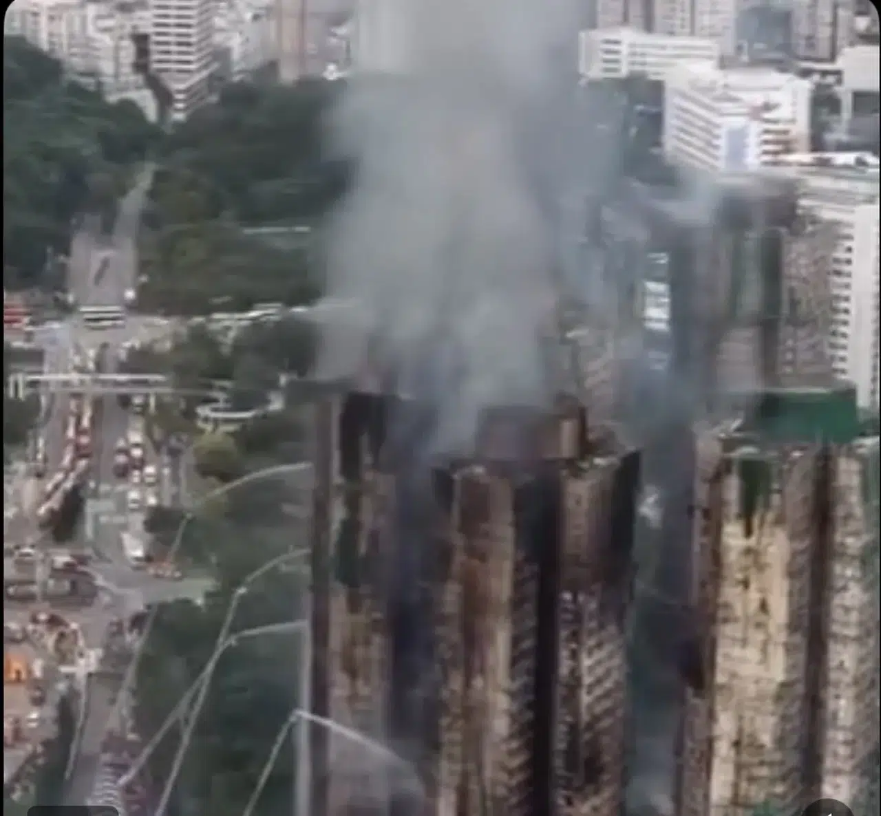 HONG KONG’DA 8 APARTMAN YANDI! ÖLÜ SAYISI 55 OLDU!