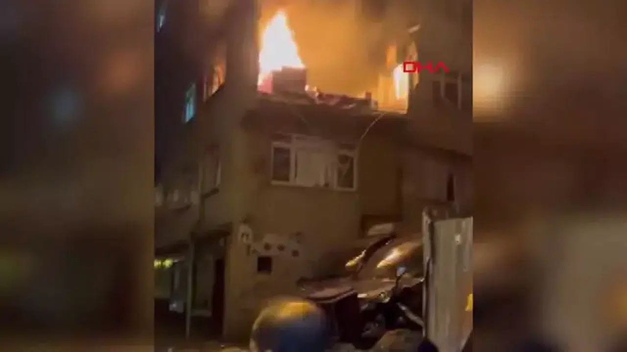 KAĞITHANE'DE 6 KATLI BİR APARTMANIN 2.KATINDA PATLAMA MEYDANA GELDİ!