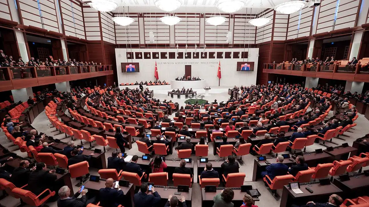 11.YARGI PAKETİ’NİN TBMM BAŞKANLIĞI’NA SUNUMU NEDEN ERTELENDİ?