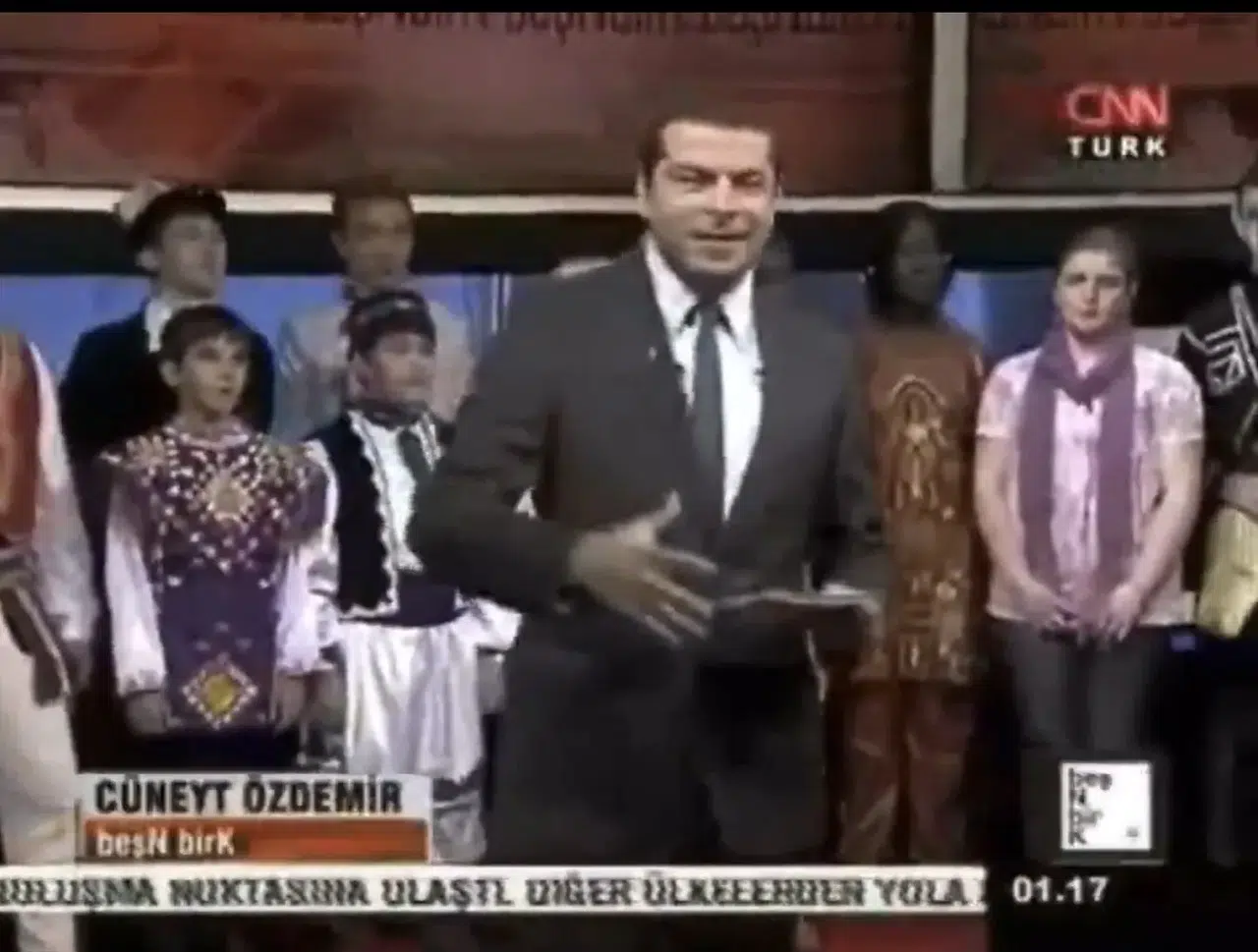 CÜNEYT ÖZDEMİR PROGRAMINDA FETÖ VE TÜRKÇE OLİMPİYATLARI’NI ÖVMÜŞ!