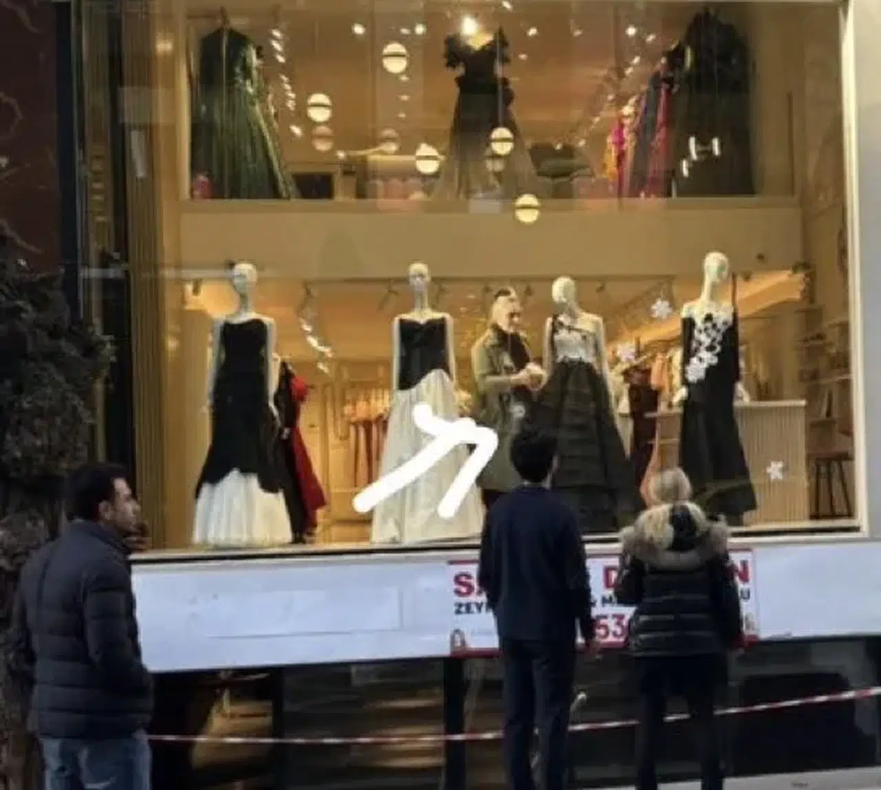 HARAÇ ÇETELERİ ESNAFI ÖNCE TEHDİT EDİYOR! SONRA KURŞUNLUYOR!