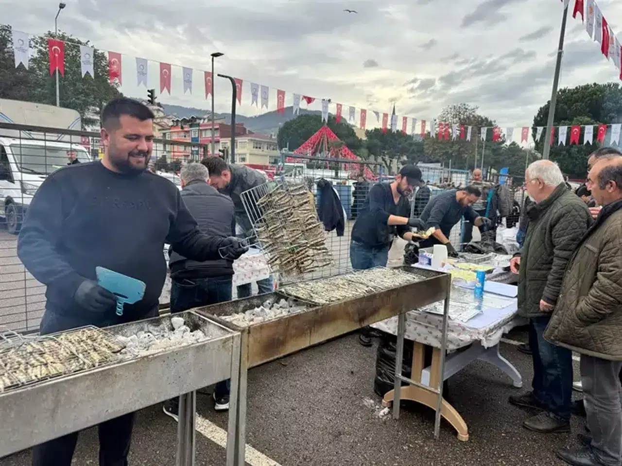 ORDU'DA HAMSİ FESTİVALİNDE TAM 7 TON HAMSİ İKRAM EDİLDİ!