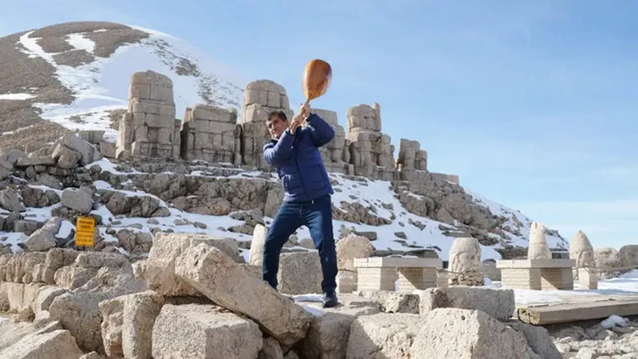 AYDIN AYDIN YAPAY ZEKAYA KARŞI NEMRUT DAĞI'NDA SAZINI KIRMIŞTI!