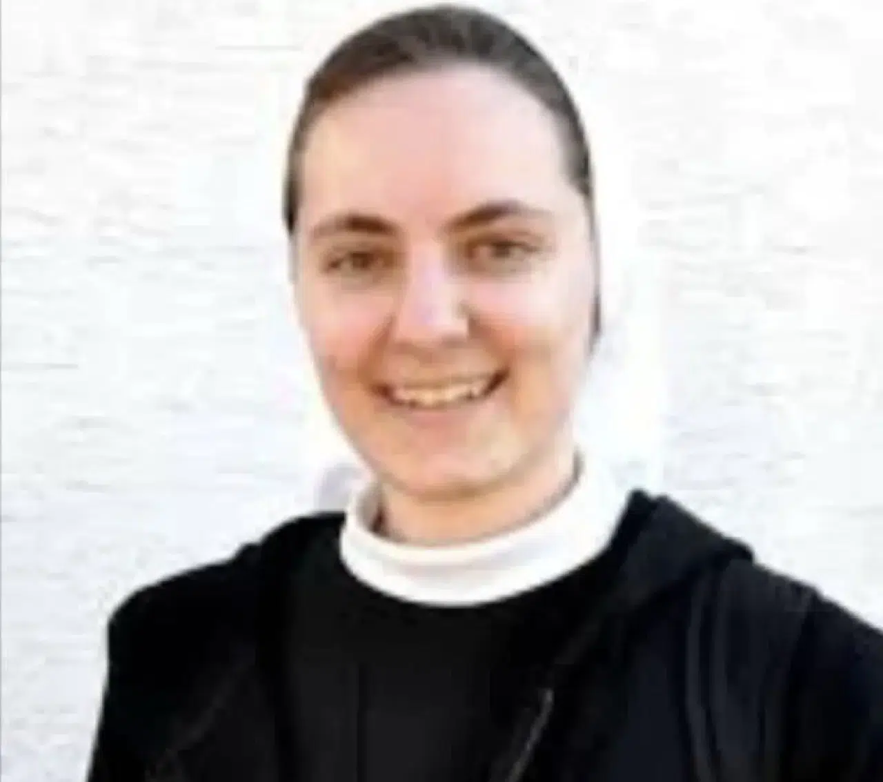 MOSSAD AJANI PAPAZ RAHİBEYE KENDİNİ BIÇAKLATIP SUÇU MÜSLÜMANLARA ATTI!