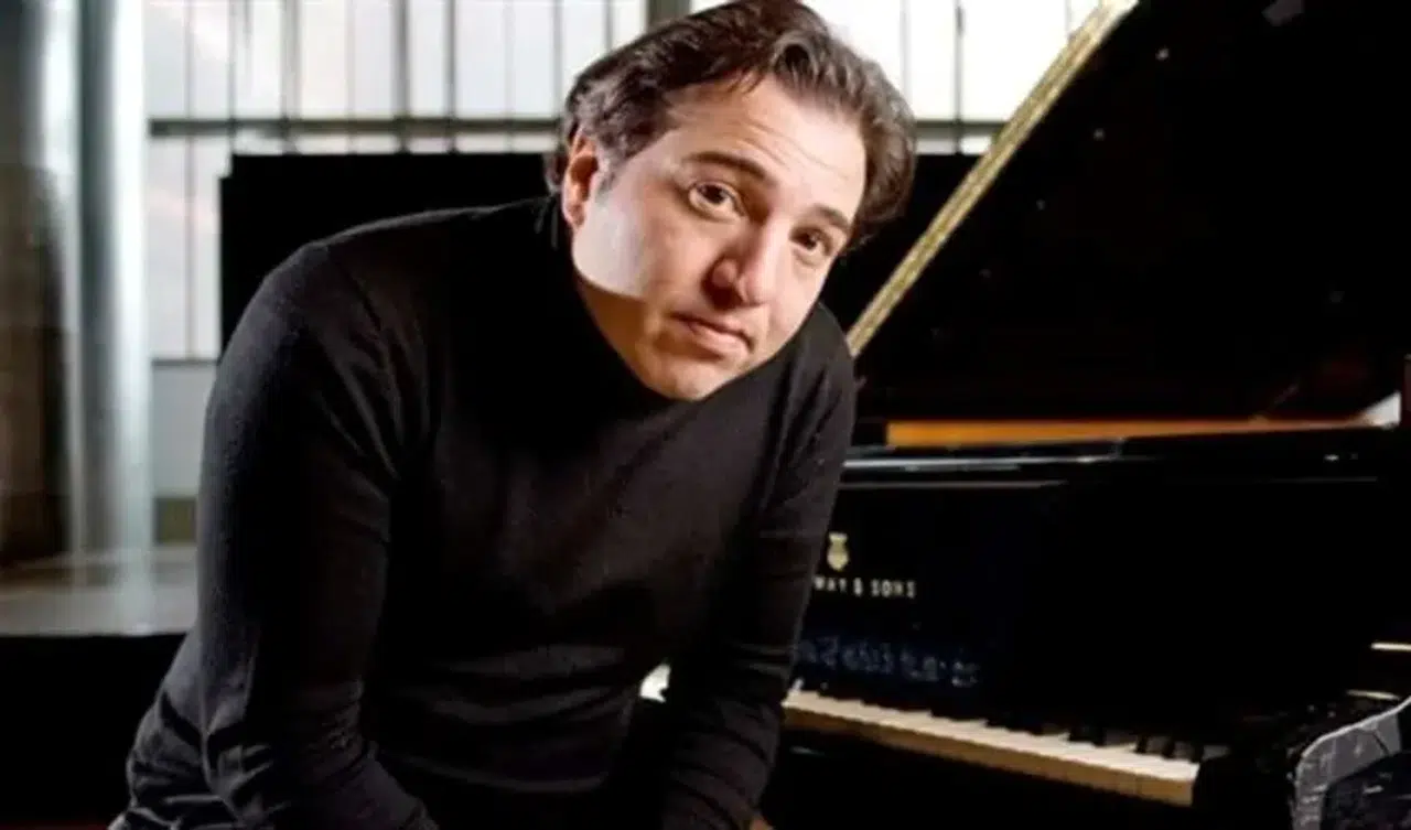FAZIL SAY'IN MÜZİK DÜNYASINA ÇIKIŞI BÜYÜK TAKDİR TOPLADI!