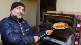 YAZILIMCI KLAVYEYİ BIRAKTI! MERDANEYİ ALDI! PİZZACILIĞA BAŞLADI!