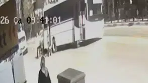 KAYAN KRİKO MİNÜBÜSÜN ALTINA TAMİR İÇİN GİREN ADAMI ÖLDÜRDÜ!