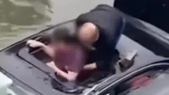 OTOMOBİLİ İLE NEHİRE DÜŞEN SÜRÜCÜ SON ANDA İŞTE BÖYLE KURTARILDI!