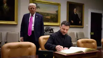 “BAŞKAN TRUMP ZELENSKİ’YE DOSYA FIRLATIP KÜFÜR ETTİ!” İDDİASI!