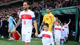 FİLİSTİNLİ ÇOCUKLAR A MİLLİ TAKIM İLE SERONOMİYE ÇIKTI VE ALKIŞ ALDI!