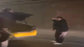 TAKSİCİ TRAFİKTE TARTIŞTIĞI MOTOSİKLETLİ GENCİN BAŞINI YARDI!