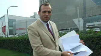 İZMİRLİ İŞ İNSANI T.G.18 MİLYONLUK ARACI İÇİN PORSCHE’Yİ MAHKEMEYE VERDİ!