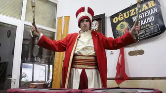 FENOMEN MEHTER DAVULCUSUNUN KİM OLDUĞU ORTAYA ÇIKTI!"