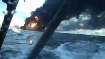 UKRAYNA İKİ RUS GEMİSİNİ VURDUĞU GÖRÜNTÜLERİ YAYINLADI!