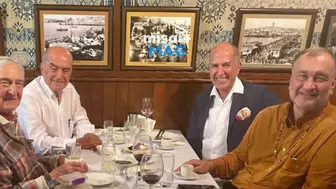 ÜNLÜ İŞ İNSANLARI RAHMİ KOÇ VE MURAT ÜLKER BALAT’TA BALIKÇIDA BULUŞTU!