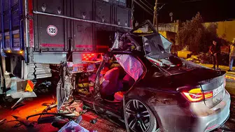 KAZA SONUCU YOLDA DURAN KAMYON BAŞKA KAZAYA NEDEN OLDU!