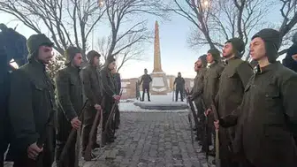 SARIKAMIŞ ŞEHİTLERİ İÇİN SIFIRIN ALTINDA SAYGI NÖBETİ TUTULUYOR!