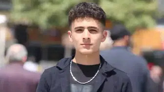 KAVGADA ALDIĞI YUMRUKLA BAŞINI KALDIRIMA ÇARPTI!