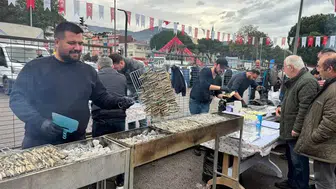 ORDU'DA HAMSİ FESTİVALİNDE TAM 7 TON HAMSİ İKRAM EDİLDİ!