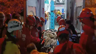 BURSA'DA GECE DOĞA YÜRÜYÜŞÜNDE UÇURUMDAN DÜŞTÜLER!