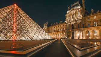 SKANDALLAR MÜZESİ LOUVRE ŞİMDİ DE GREV NEDENİ İLE KAPANDI!