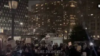 AMERİKA POLİSİN BİR KADINI ÖLDÜRMESİNDEN SONRA PROTESTOLAR İLE SARSILIYOR!